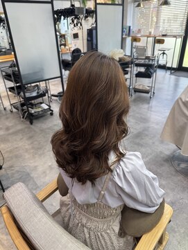 マルクヘアケア(MALQ HAIR CARE) くびれ巻きをパーマで実現