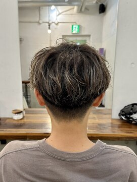 ファルベ(Farbe) フェザー/サーフカール/センターパート/波巻きツイスパ