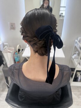 ディティカ サウ(Dityca sow) タイトシニヨン