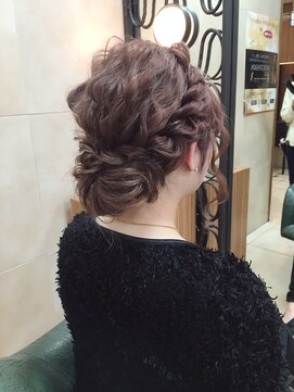 チップタップ 保谷店(tip top) なみなみシニヨンスタイル