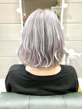 デイズ(days) カット+アッシュグレージュブリーチ透明感カラーボブda415