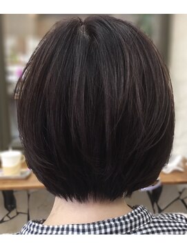 ビーカット(Be cut) ほんのりピンクブラウン　ショートボブ