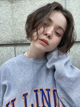 レオニード 表参道(LEONID) ラフウェーブミニボブ♪佐々木