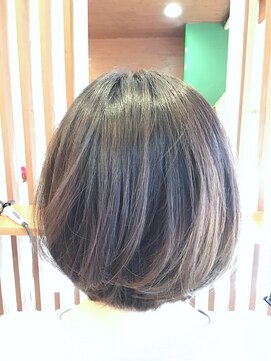 ピールアーク(peal ark) 20代30代40代【ツヤ感大人ボブ】×【フォギーベージュ】