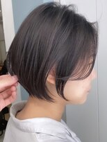 ビュー フクオカ(VIEW FUKUOKA)&nbsp;美髪にオトナかわいいホワイトグレージュネビージュショートボブ