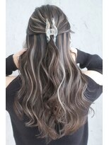 マリアナ(Mariana)&nbsp;ハイライトショートヘアレイヤーカットダブルカラー