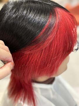 ルクールヘアアンドビューティー 燕三条店 インナーカラー×レッド☆ハイトーンカラー