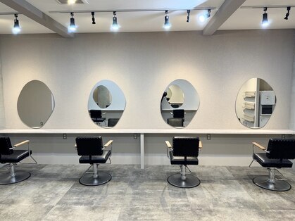 オーバーヘアー 姫路店(over hair)の写真