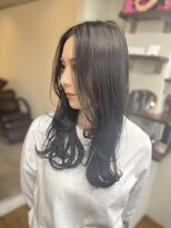 イーナ(iina) ロング レイヤースタイル