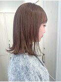 くびれミディアムボブブリーチミルクティーベージュハイトーン夏