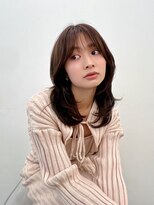 ヒュー 広島(HEW)&nbsp;くびれレイヤーカット大人かわいいグレージュヘア20代30代