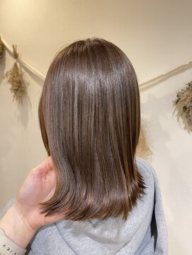 ルヴェール(Le Vert) オリーブベージュで赤味消し◎