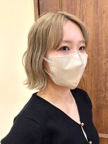 ビュートリアム265(BEAUTRIUM 265)&nbsp;ブリーチカラー ハイトーンボブ ブロンドショート ウェーブボブ