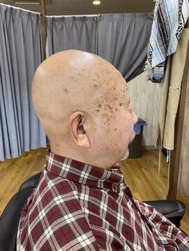 アールズ ヘア(R's hair) 刈り上げセンターパート/波巻きツイストスパイラル/印西