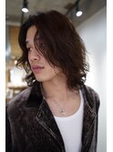 大人男子のミディアムサーフカールパーマ