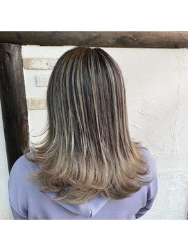 ユートピア(U topia) シルバーカラー/ハイライトカラー/バレイヤージュ