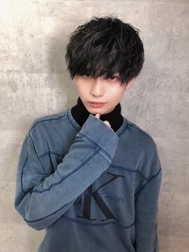 シン(syn) 前下がりマッシュ