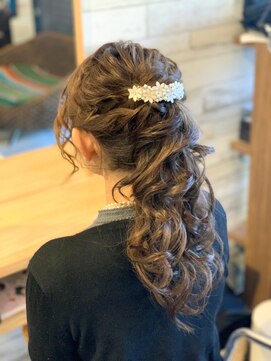 ヘアーアンドメイク ベニーレ(Hair&Make Venire) 結婚式や二次回にぴったりなきれいめヘアセット