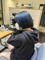 カフ(CAF)&nbsp;CAF FUKO/ブルー/寒色系カラー/切りっぱなしボブ/大阪/心斎橋