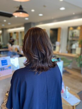 ブロッサム 保谷(Blossom) 20代30代40代大人可愛い韓国風艶感外はねボブ