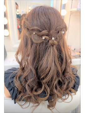 ヘアメイクアンドフォトスタジオ ベストシーン 有楽町 東京交通会館 ハーフアップ