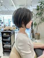 アンド ストーリーズ(&STORIES)&nbsp;前髪あり耳掛け丸みくびれショートボブ20代30代40代50代(蘭)