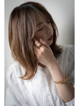 カバーヘアアンドスパ ブリス 浦和(COVER HAIR&SPA bliss) グレーベージュハッシュカットくびれミディw浦和30代40代50代