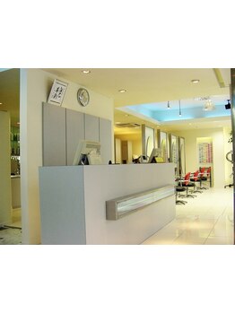 経験豊富なスタイリストがあなたにぴったりなStyleをご提案！理容室×美容室併設サロン【高崎/髪質改善】