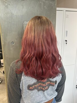 ミューバイケンジ(miu by KENJE) ベージュ×柔らかレッドのルーツカラー