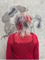 オーン(OOn)&nbsp;シルバー×レッド×ブラックのシャギーウルフ