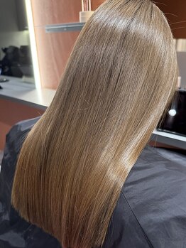 カルマ(KARMA)の写真/【大通駅徒歩3分】髪質改善ストレートでうねり・広がり解消率98%◎お客様のお悩み・髪質に合わせて美髪♪