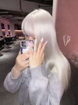 ダズリングディア(Dazzling Deer)&nbsp;シルバーホワイト/ホワイトベージュ/ロング/レイヤーカット