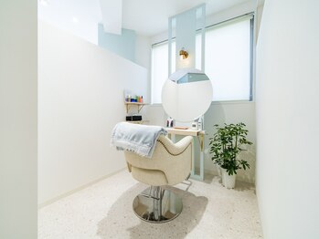 ビーエフサロン(BxF SALON)の写真/髪も心もほどける、美髪に本気で向き合う美髪専門店。日常を忘れるくつろぎの時間と、理想の美髪をご提供。