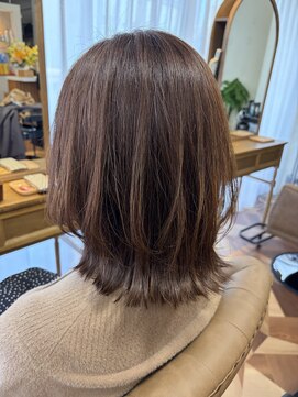 ラナ(LANA) くびれスタイル×ベージュカラー