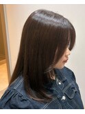 顔まわりレイヤー×流し前髪ロング