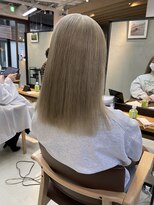 ミィ 浦和(mee)&nbsp;【mee.】ヤジマ　ハイトーン　ミルクティーカラー