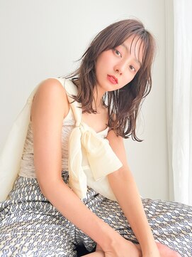 メーヴェ(Mowen) mowen×外ハネミディアム×小顔カット×アッシュベージュ