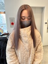 スリー(three)&nbsp;ベージュカラー