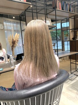 ユリイカビヨウシツ ハイトーンミルクティー