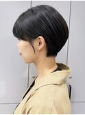 愛され小顔コンパクトショート黒髪丸みショートネビージュ顔周り