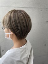 アチーブリス(achieve Liss)&nbsp;丸みショート オリーブグリーン ブリーチカラー