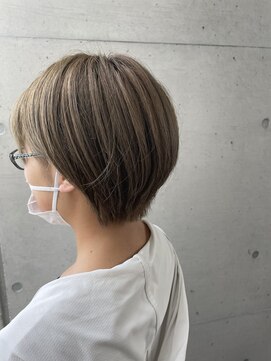 アチーブリス(achieve Liss) 丸みショート オリーブグリーン ブリーチカラー