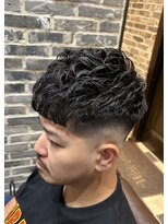 ミリオンバックス 御徒町店(Million Backs)&nbsp;緩パン/長めクロップ/フェード<理容室>[メンズ/眉毛/バーバー]