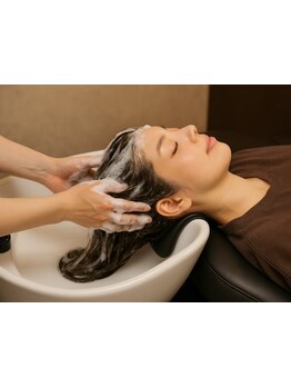 【イーラルお取り扱い】フルフラットの夢シャンで、頭皮も気持ちもほぐれる癒しのひと時を―。