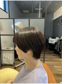 くすみブラウン×ショートスタイル