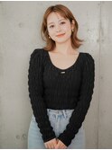 ひし形レイヤー×外ハネ肩ライン×明るめベージュ