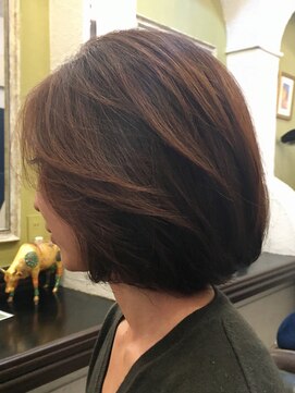 キュー ヘアー(Queue hair) 前上がりぎみボブ