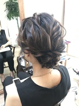 立川人気ミディアムゆるアップアレンジ ヘアアレンジ 立川南 L ロカット サロン Roquat Salon のヘア カタログ ホットペッパービューティー