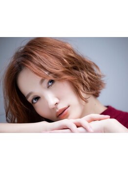 《レアラカラー》最小限にダメージを抑え「ツヤ×手触り」が自分史上最高に！艶感のある綺麗な仕上がり―。