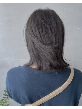 リノショアーズ ショウナン 辻堂店(RinoShores SHONAN) 外ハネヘルシースタイルアッシュグレーふんわり切りっぱなしボブ